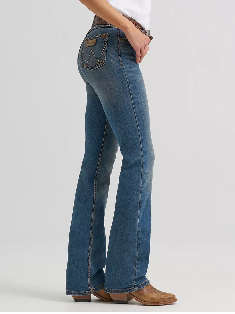 NWT Wrangler Retro Mae Midrise Bootcut Jeans 27x 34 KM Wash